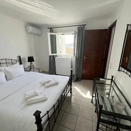 Blue House Apartment *