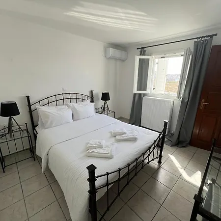 Blue House * Naousa (Paros)