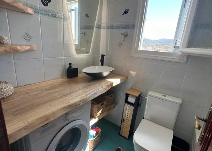 Blue House * 纳乌萨